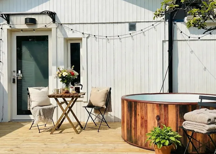 La Petite Boheme With Free Parking